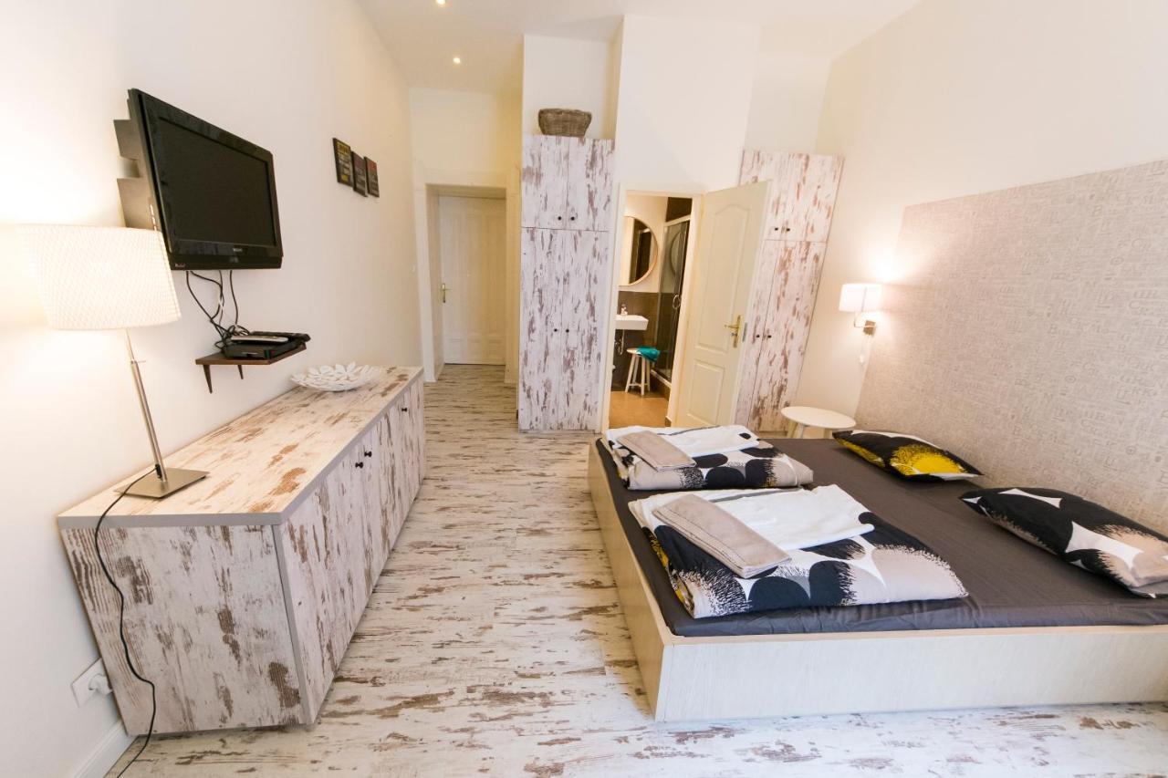 Central 5 Guest House Budapest Esterno foto